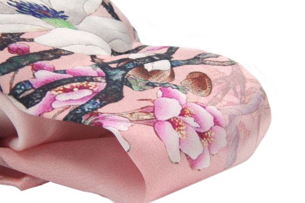 Foulard en soie fleur de cerisier Foulard en soie fleur de cerisier