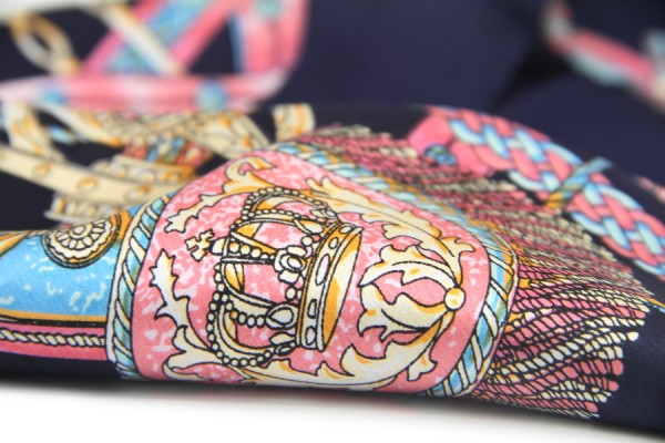 Foulard Ancien En Soie Bordeaux - Roulotté à La Main - Carré Homme 58x58 Cm