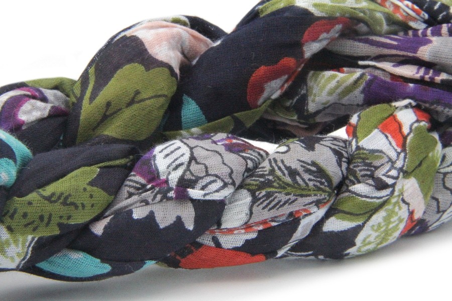 Cheap, cheap red scarf