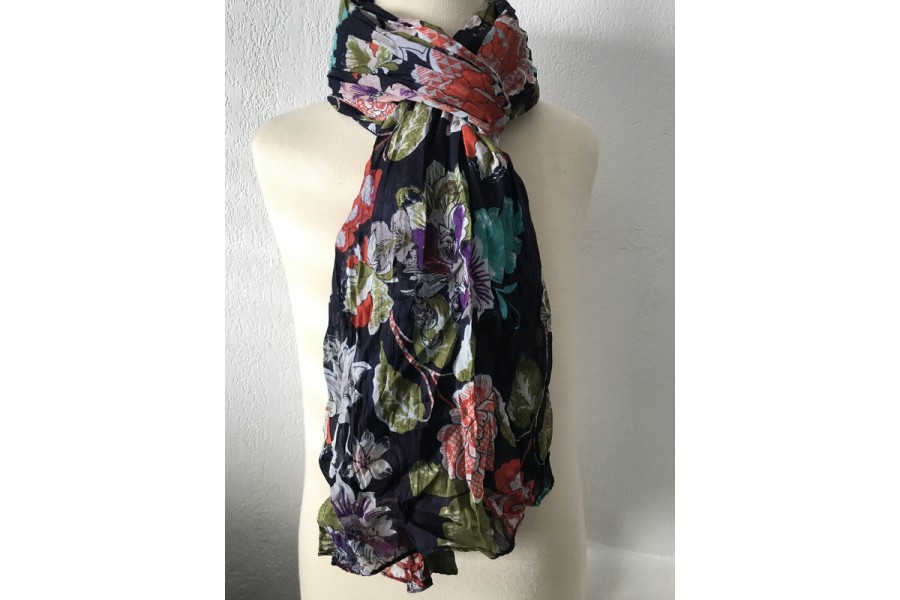 Cheap, cheap red scarf