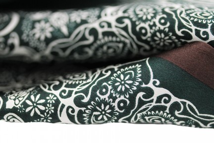  Foulard femme en soie imprimée motif cachemire
