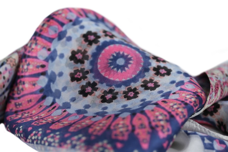 Foulard En Soie Femme - Carré Léger, Accessoire Élégant Pour Cou Ou Sac