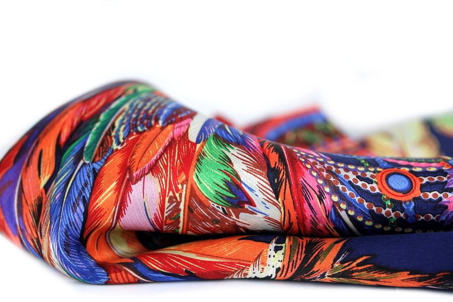 Foulard Carré De Soie – Bleu Marine Design – Motif Floral – Bleu
