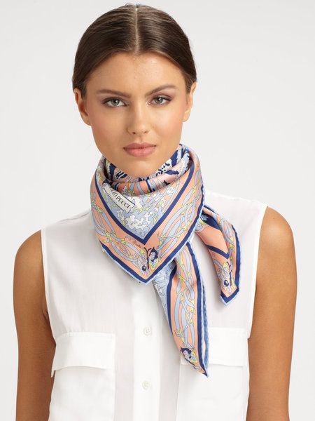 comment porter foulard carre